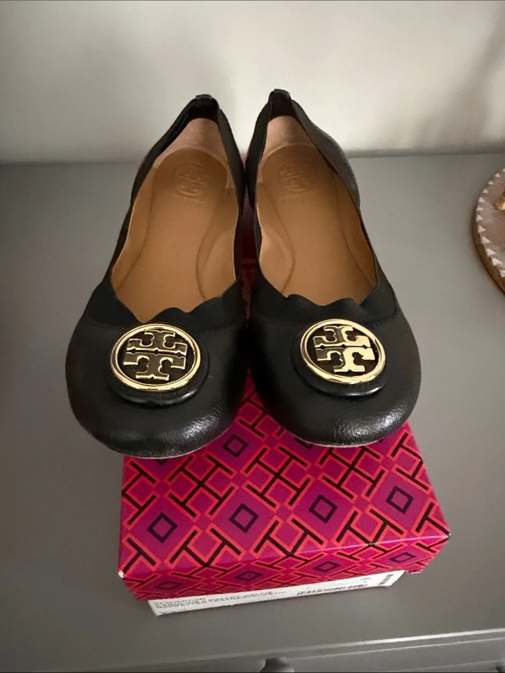 Tory Burch Black Leather Logo Round-Toe Flats